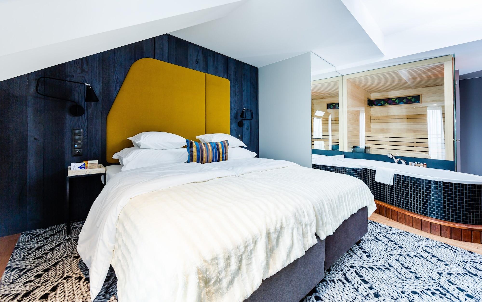 Hotel Bristol Tradition And Luxury Rzeszów Exterior foto A bedroom at the hotel