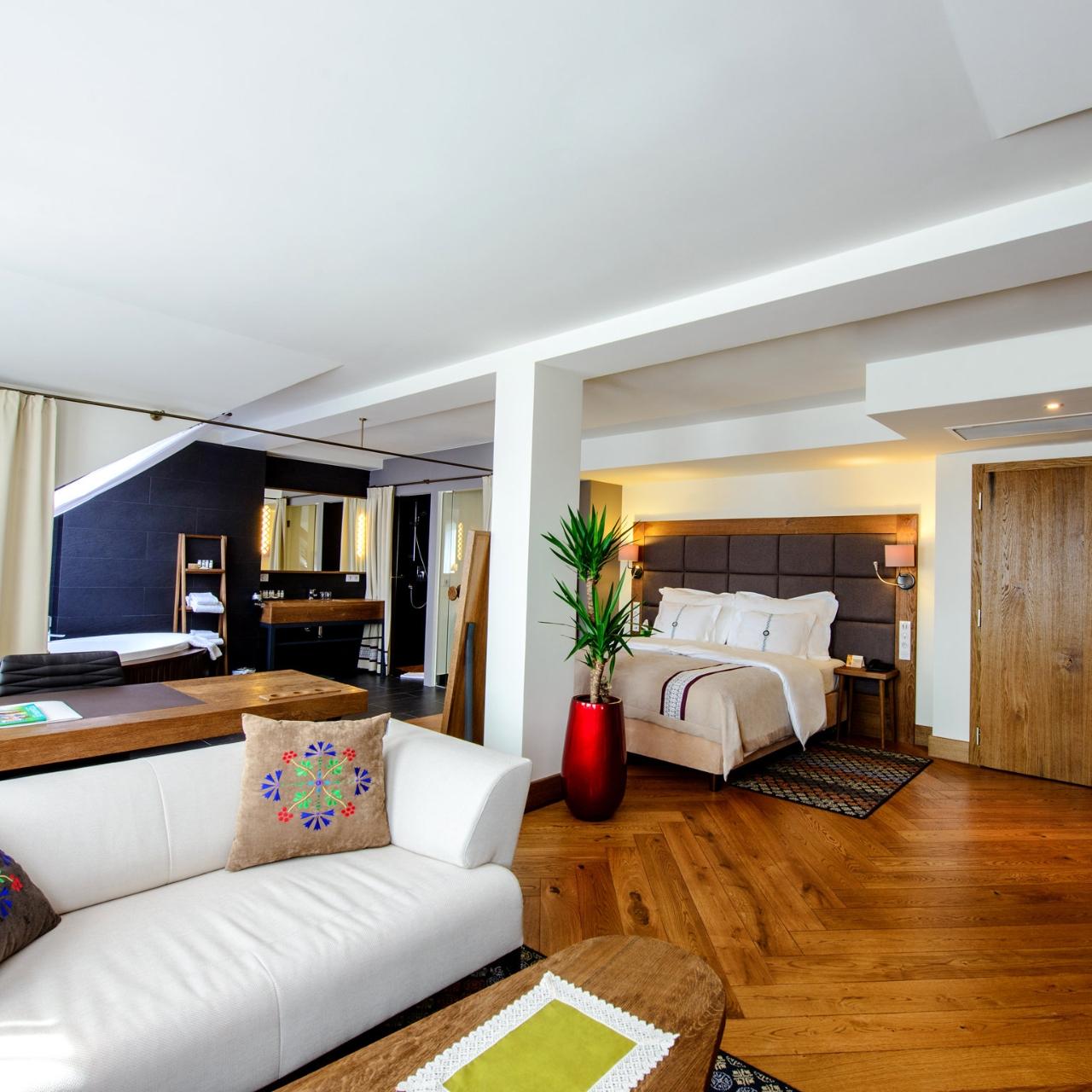 Hotel Bristol Tradition And Luxury Rzeszów Exterior foto Suite at the Hotel