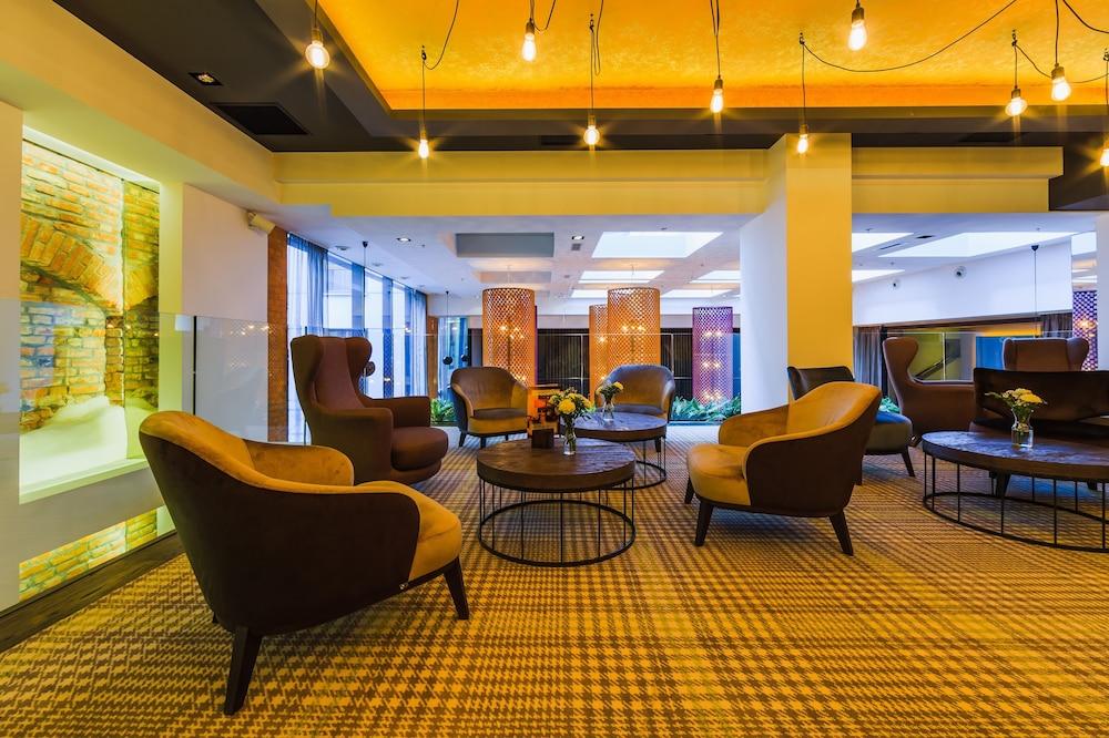 Hotel Bristol Tradition And Luxury Rzeszów Exterior foto The lobby of the hotel