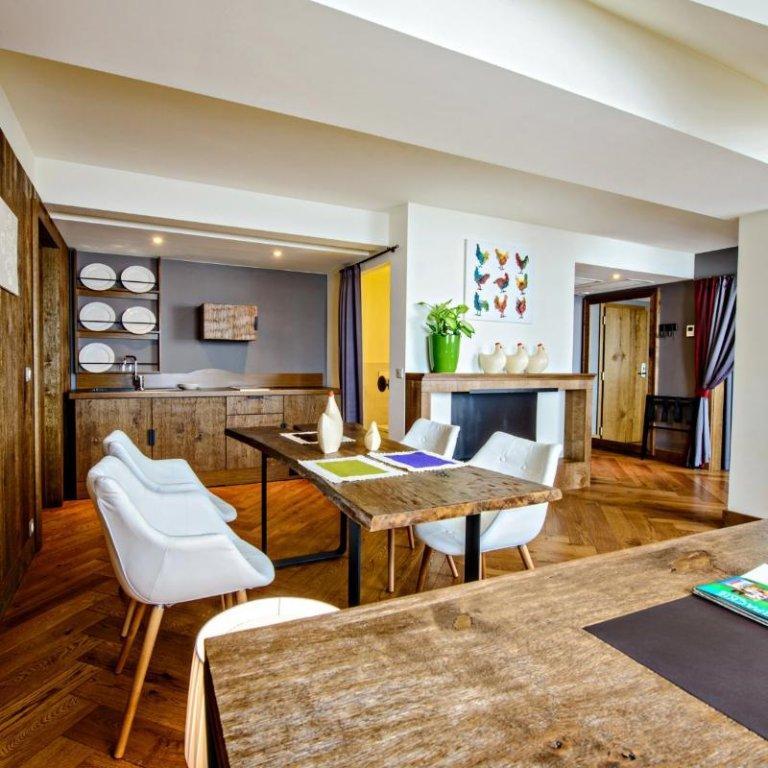 Hotel Bristol Tradition And Luxury Rzeszów Exterior foto A typical apartment at the residence