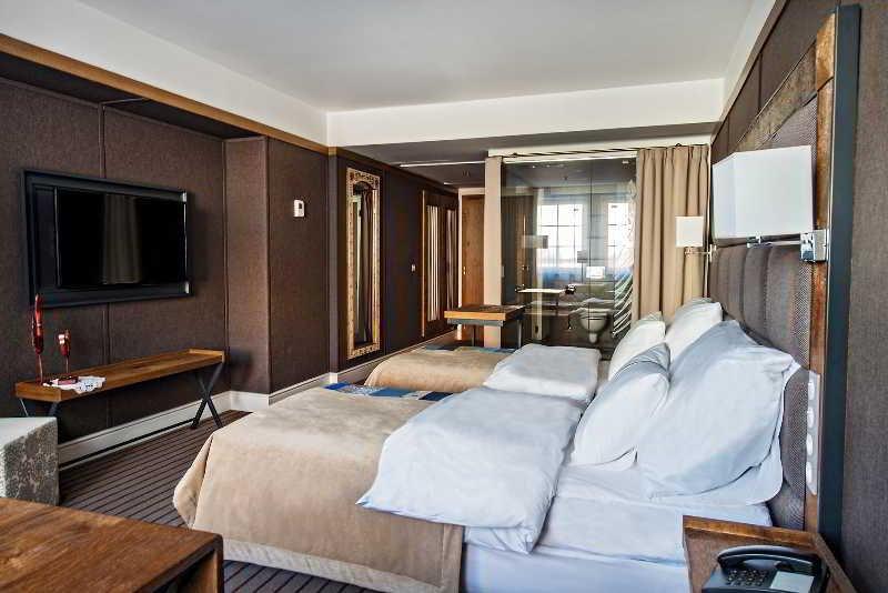 Hotel Bristol Tradition And Luxury Rzeszów Exterior foto A room at the hotel